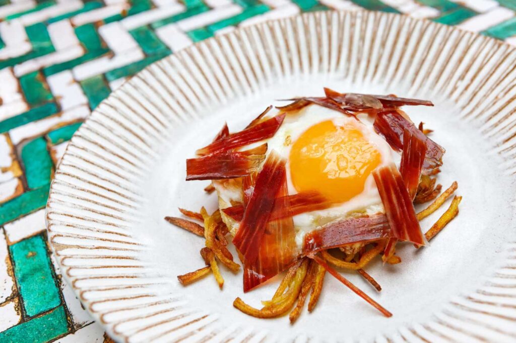 Huevos Rotos con Jamón