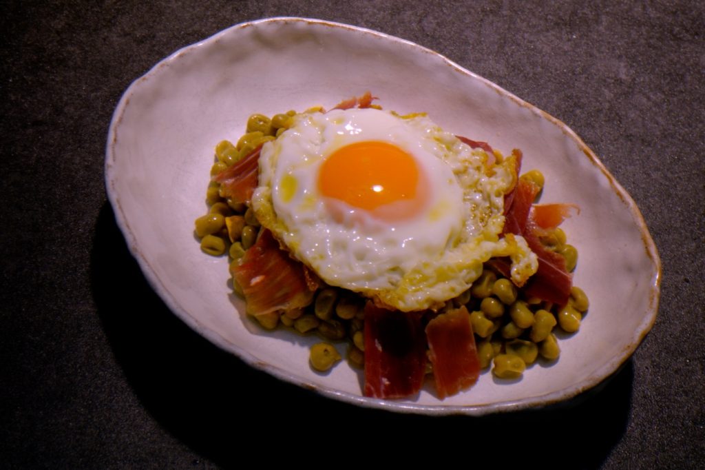 Habitas Fritas with Jamón Ibérico and Fried Egg